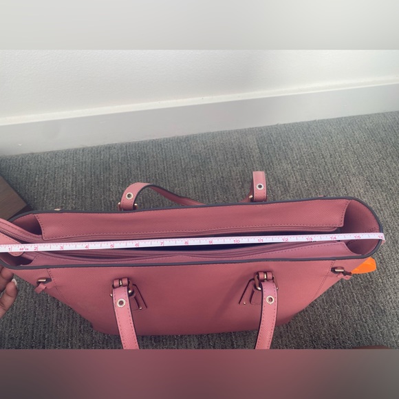 FINAL MARKDOWN! MICHAEL KORS - Voyager Crossgrain Leather Tote, Pink, Medium - Picture 15 of 16